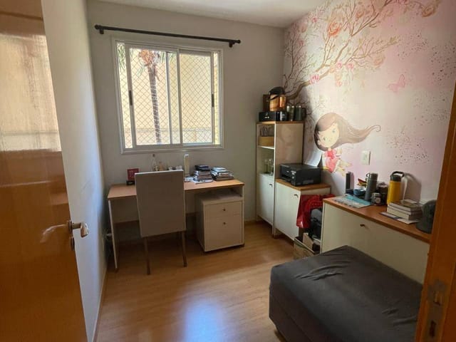 Apartamento com 87m² 3 quartos e 2 banheiros, à venda, no bairro Bela Suiça em Londrina