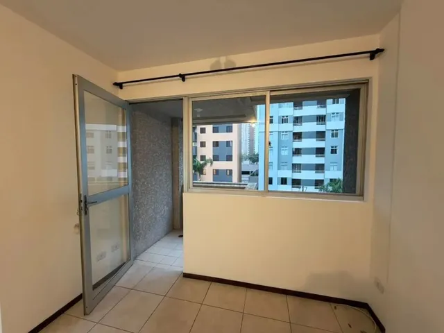 Apartamento 2 quartos e 1 banheiro, para alugar, no bairro Bigorrilho em Curitiba