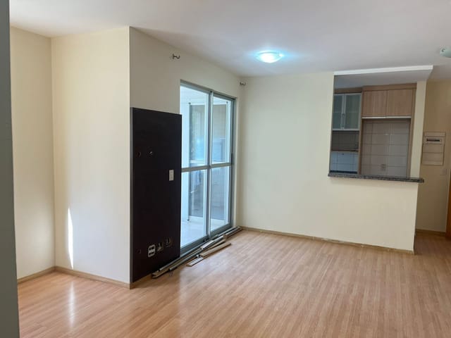 Apartamento com 87m² 2 quartos e 2 banheiros, para alugar, no bairro Bela Suiça em Londrina
