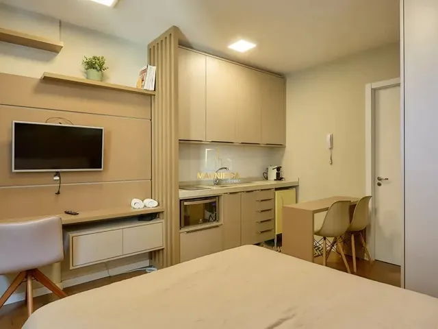 Apartamento 1 quarto e 1 banheiro, à venda, no bairro Centro em Curitiba