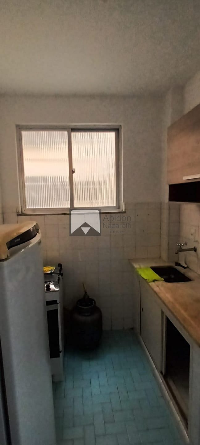 Apartamento à venda com 2 quartos, 70m² - Foto 13
