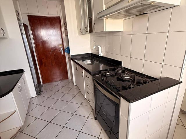 Apartamento com 96m² 3 quartos e 2 banheiros, à venda, no bairro Gleba Palhano em Londrina