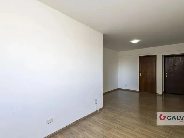 Apartamento 3 quartos e 1 banheiro, para alugar, no bairro Novo Mundo em Curitiba