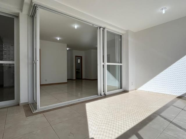 Apartamento com 224m² 3 quartos e 3 banheiros, para alugar, no bairro Gleba Fazenda Palhano em Londrina