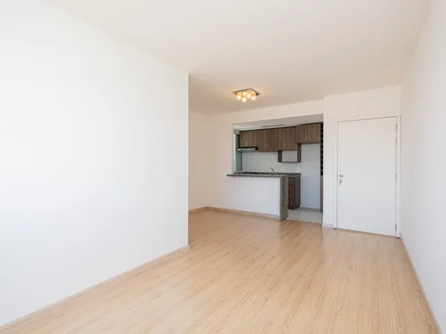 Apartamento com 80m² 3 quartos e 2 banheiros, à venda ou para alugar, no bairro Areal em Pelotas