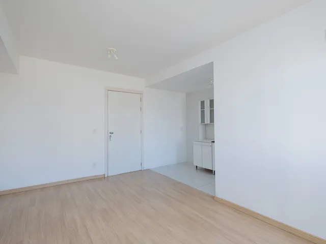 Apartamento 2 quartos e 2 banheiros, à venda ou para alugar, no bairro Areal em Pelotas