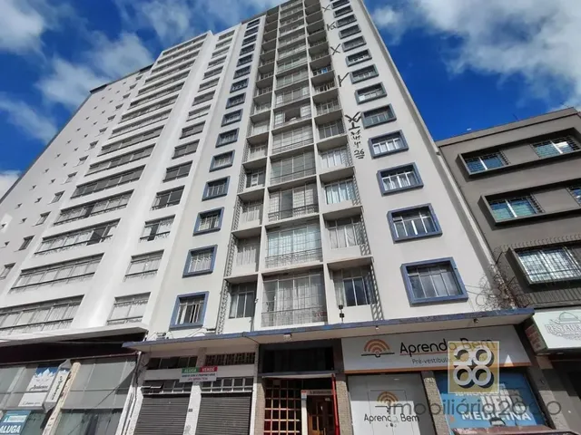 Apartamento 3 quartos e 1 banheiro, para alugar, no bairro Centro em Curitiba