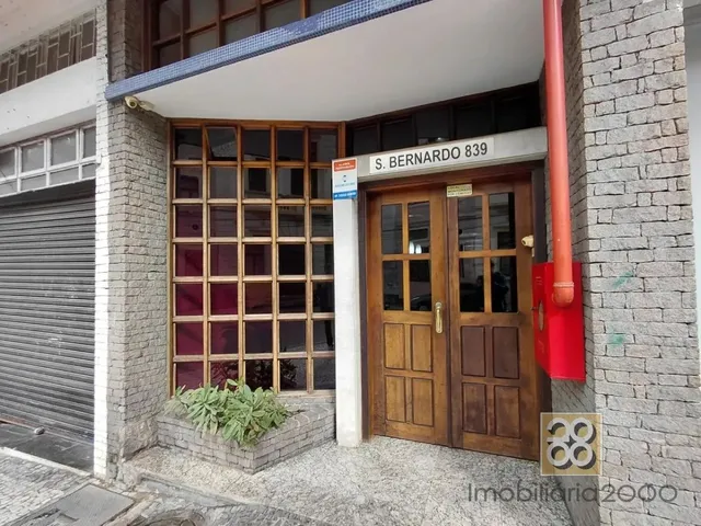 Apartamento 3 quartos e 1 banheiro, para alugar, no bairro Centro em Curitiba