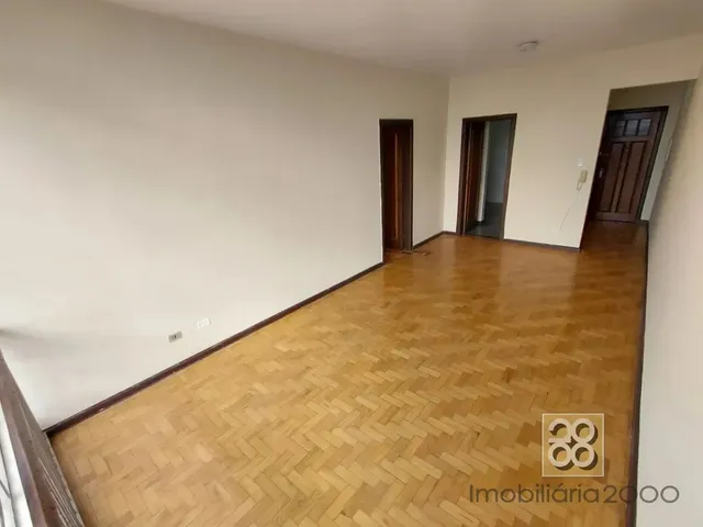 Apartamento 3 quartos e 1 banheiro, para alugar, no bairro Centro em Curitiba