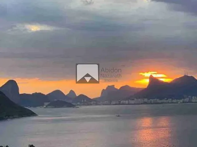 Apartamento com 220m² 4 quartos e 2 banheiros, à venda, no bairro Icaraí em Niterói