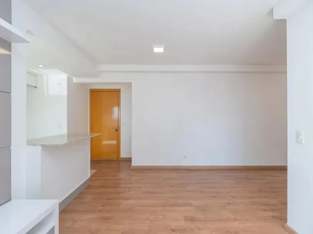 Apartamento 2 quartos e 1 banheiro, para alugar, no bairro Mossunguê em Curitiba