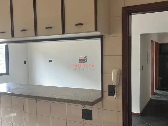 Apartamento 2 quartos e 2 banheiros, para alugar, no bairro Marapé em Santos