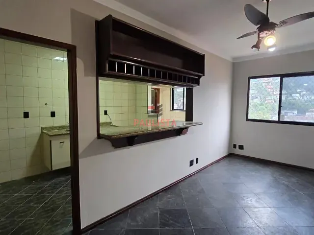 Apartamento 2 quartos e 2 banheiros, para alugar, no bairro Marapé em Santos