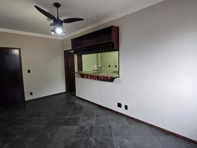 Apartamento 2 quartos e 2 banheiros, para alugar, no bairro Marapé em Santos