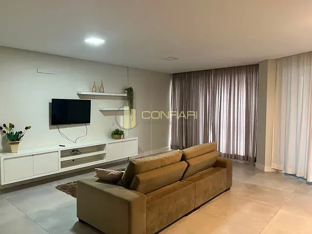 Apartamento 4 quartos e 5 banheiros, para alugar, no bairro Meia praia em Itapema
