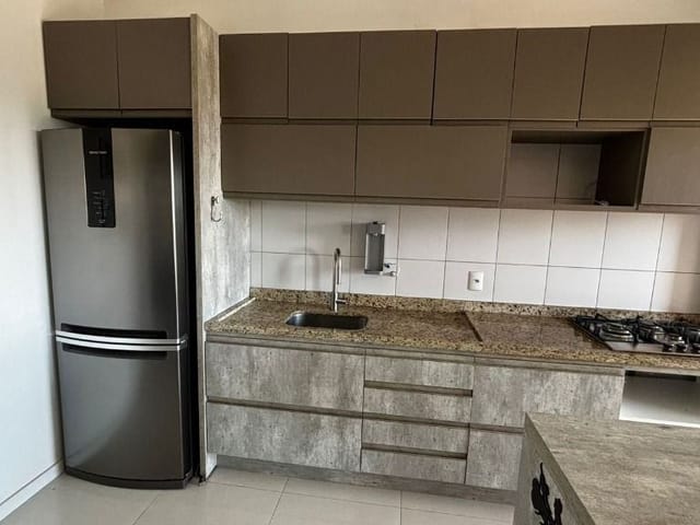 Apartamento com 82m² 2 quartos e 2 banheiros, para alugar, no bairro Jardim Higienópolis em Londrina