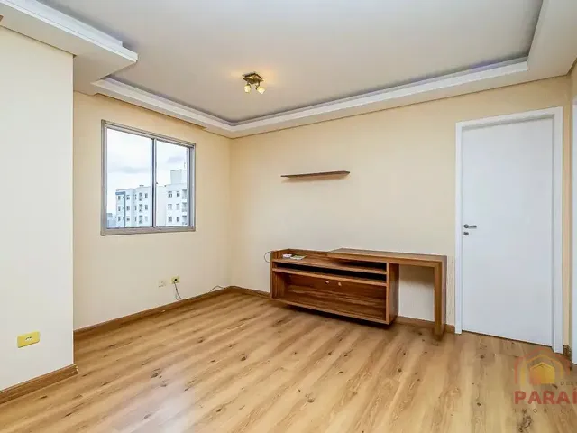 Apartamento 2 quartos e 2 banheiros, para alugar, no bairro Lindóia em Curitiba