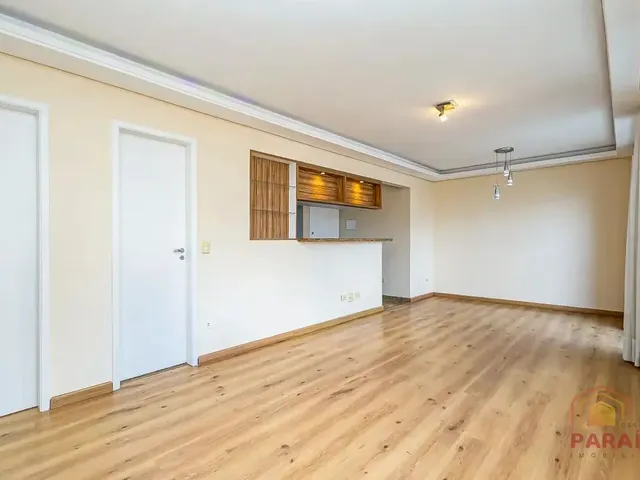 Apartamento 2 quartos e 2 banheiros, para alugar, no bairro Lindóia em Curitiba