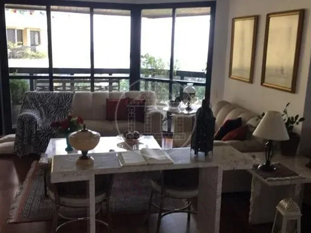Apartamento com 211m² 3 quartos e 5 banheiros, à venda, no bairro Vila Suzana em São Paulo