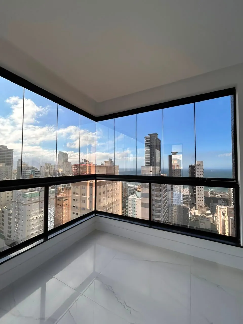 Apartamento de Alto Padrão com Vista Mar Definitiva