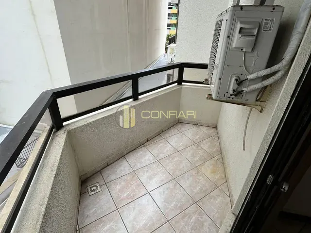 Apartamento 3 quartos e 2 banheiros, para alugar, no bairro meia praia em Itapema