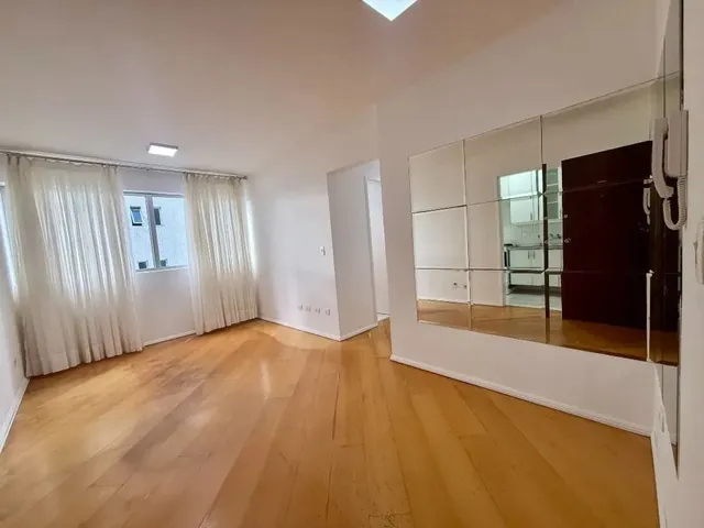 Apartamento 1 quarto e 1 banheiro, para alugar, no bairro Bigorrilho em Curitiba