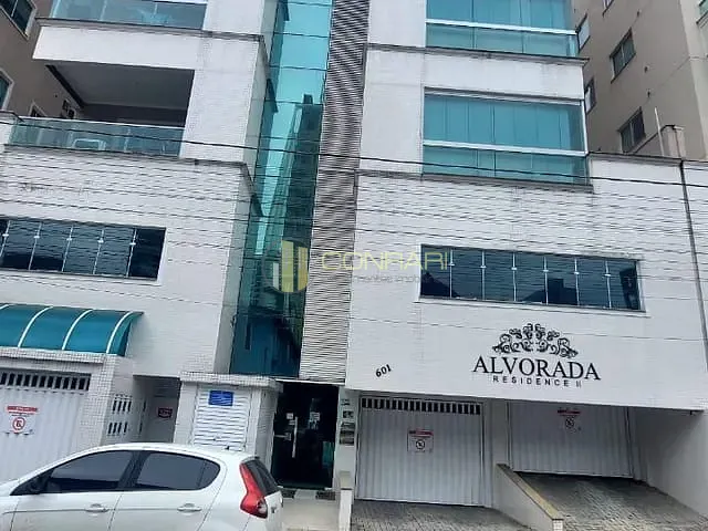 Apartamento 2 quartos e 3 banheiros, para alugar, no bairro meia praia em Itapema