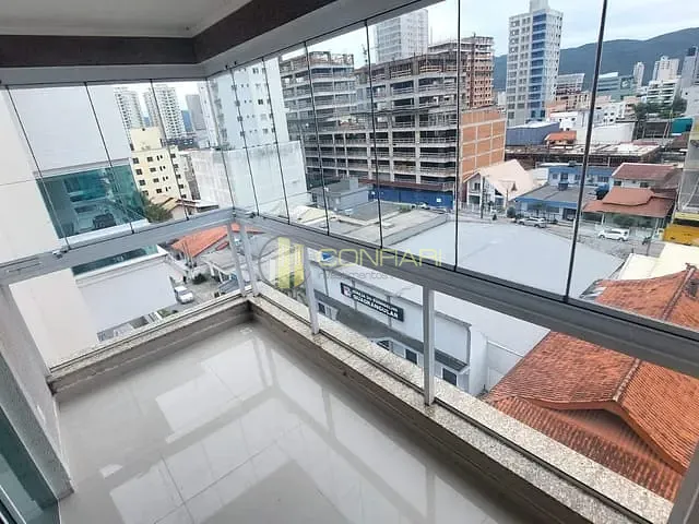 Apartamento 2 quartos e 3 banheiros, para alugar, no bairro meia praia em Itapema