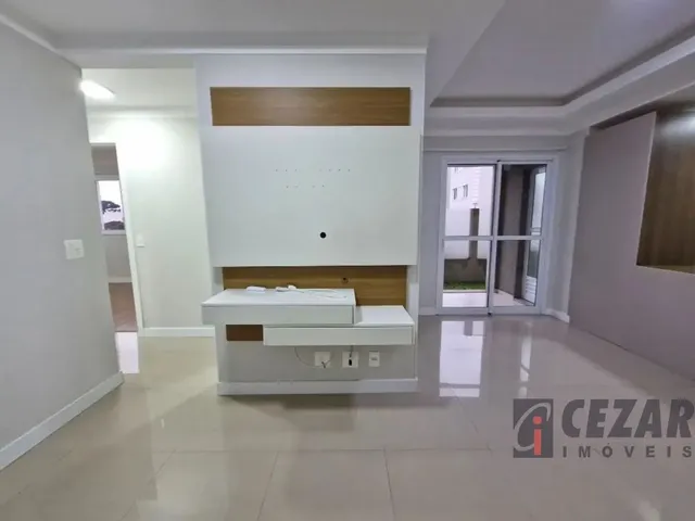 Apartamento 2 quartos e 2 banheiros, para alugar, no bairro Uberaba em Curitiba