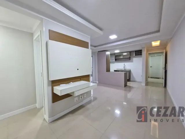 Apartamento 2 quartos e 2 banheiros, para alugar, no bairro Uberaba em Curitiba