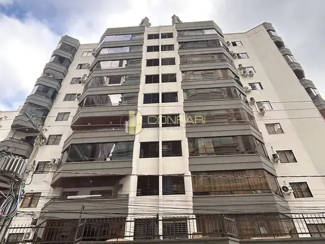 Apartamento 2 quartos e 2 banheiros, para alugar, no bairro Meia Praia em Itapema