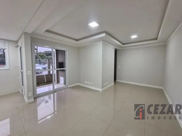 Apartamento 3 quartos e 2 banheiros, para alugar, no bairro Uberaba em Curitiba
