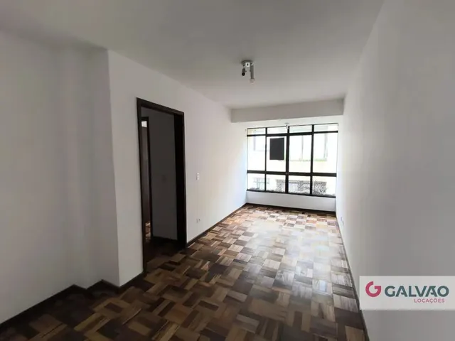 Apartamento 3 quartos e 1 banheiro, para alugar, no bairro Tarumã em Curitiba
