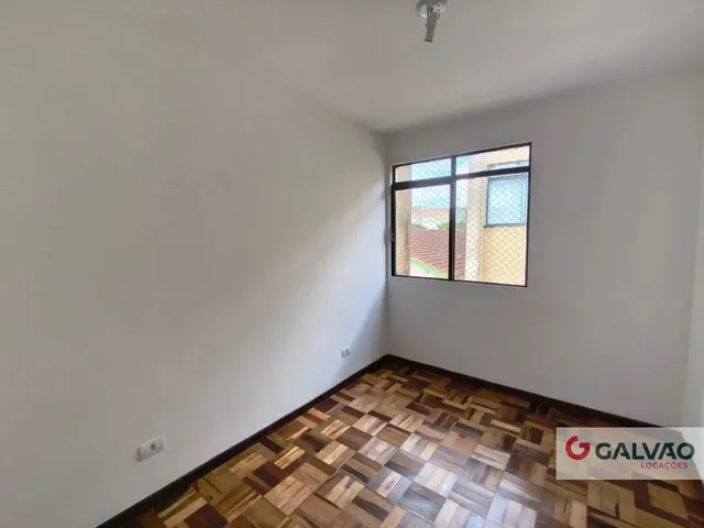 Apartamento 3 quartos e 1 banheiro, para alugar, no bairro Tarumã em Curitiba