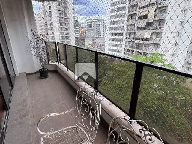 Apartamento com 190m² 4 quartos e 2 banheiros, à venda, no bairro Icaraí em Niterói