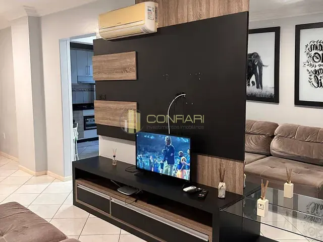 Apartamento 2 quartos e 2 banheiros, para alugar, no bairro meia praia em Itapema