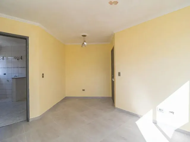 Apartamento 3 quartos e 1 banheiro, para alugar, no bairro Cidade Industrial em Curitiba
