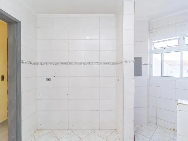 Apartamento 3 quartos e 1 banheiro, para alugar, no bairro Cidade Industrial em Curitiba
