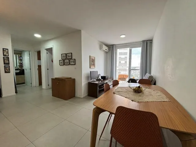 Apartamento semimobiliado à venda no Acqua Parque Residence - 50 m², 2 quartos, com sacada e vaga coberta.
