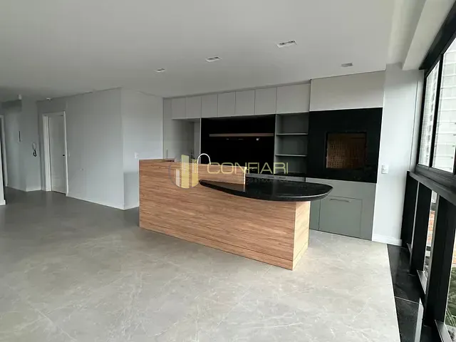 Apartamento 3 quartos e 5 banheiros, para alugar, no bairro meia praia em Itapema