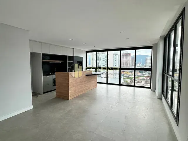 Apartamento 3 quartos e 5 banheiros, para alugar, no bairro meia praia em Itapema