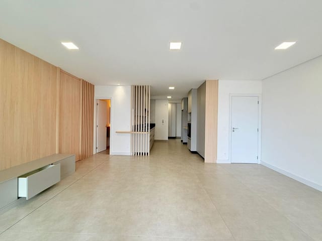 Apartamento 3 quartos e 3 banheiros, para alugar, no bairro Gleba Fazenda Palhano em Londrina
