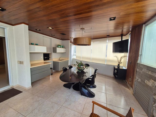 Apartamento com 581m² 6 quartos e 8 banheiros, à venda, no bairro Gleba Palhano em Londrina