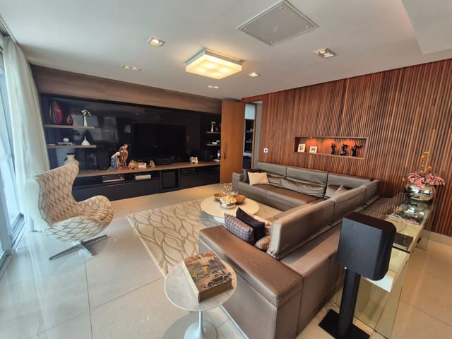 Apartamento com 581m² 6 quartos e 8 banheiros, à venda, no bairro Gleba Palhano em Londrina