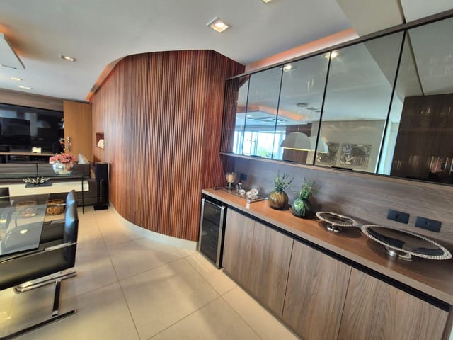 Apartamento com 581m² 6 quartos e 8 banheiros, à venda, no bairro Gleba Palhano em Londrina