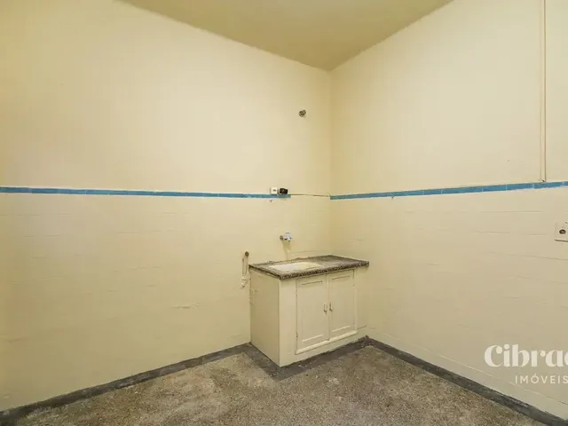Apartamento 1 quarto e 1 banheiro, para alugar, no bairro Centro em Curitiba