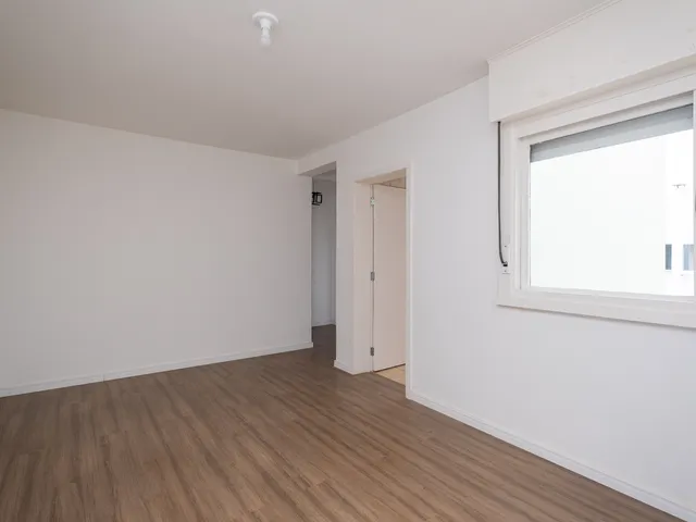 Apartamento de 2 quartos para alugar no Centro de Pelotas/RS, na Praça 20 de Setembro, com vaga coberta, piscina, salão de festas e portaria