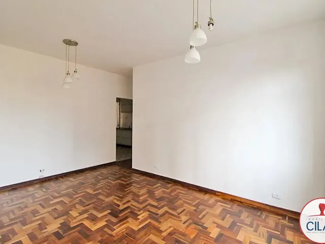 Apartamento 3 quartos e 2 banheiros, para alugar, no bairro Centro em Curitiba