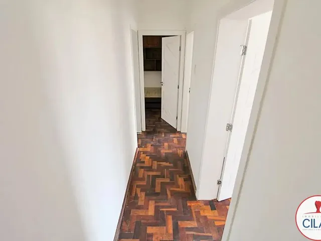 Apartamento 3 quartos e 2 banheiros, para alugar, no bairro Centro em Curitiba