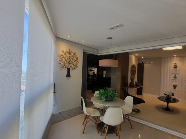 Apartamento com 218m² 3 quartos e 3 banheiros, à venda, no bairro Bela Suiça em Londrina